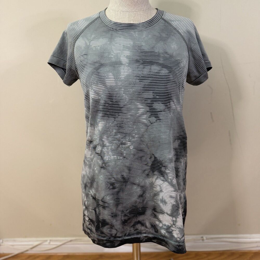 Lululemon Swiftly Tech Short Sleeve 2.0 *Shibori Stripe Graphite Grey 8 EUC Run